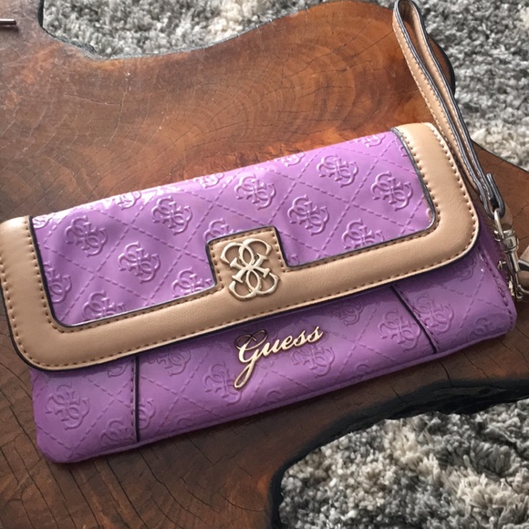 Guess clutch - Picture 1 of 3